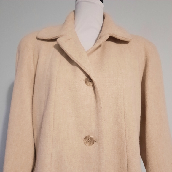 Vintage Coat - Picture 4 of 8